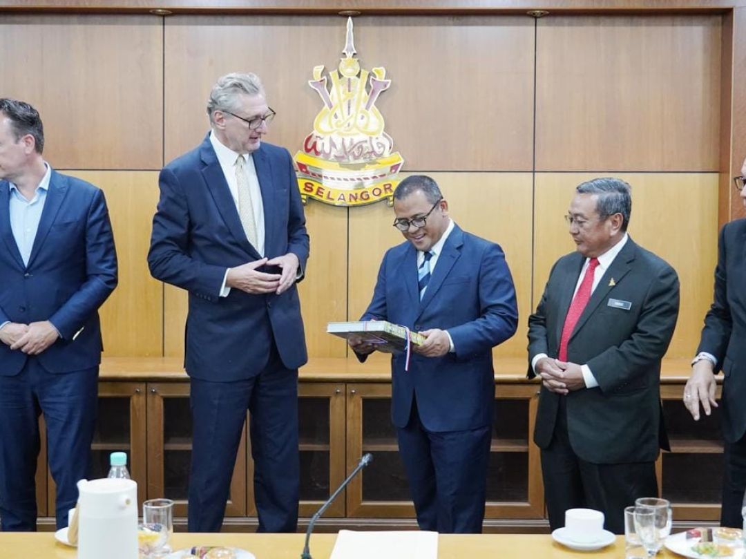 Kunjungan Hormat daripada delegasi Belanda