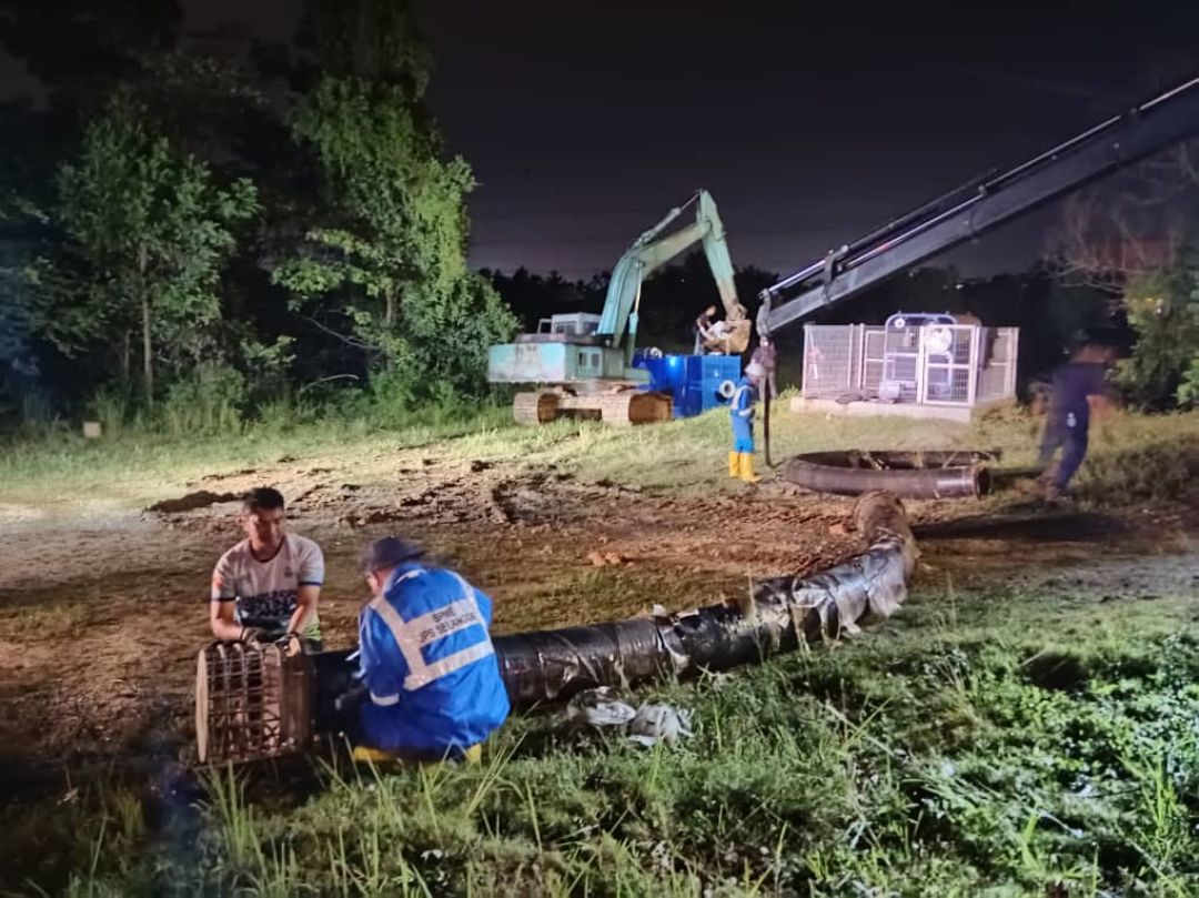 PEMASANGAN PAM BAGI KAWASAN BANJIR DI KIWA, DAERAH SEPANG