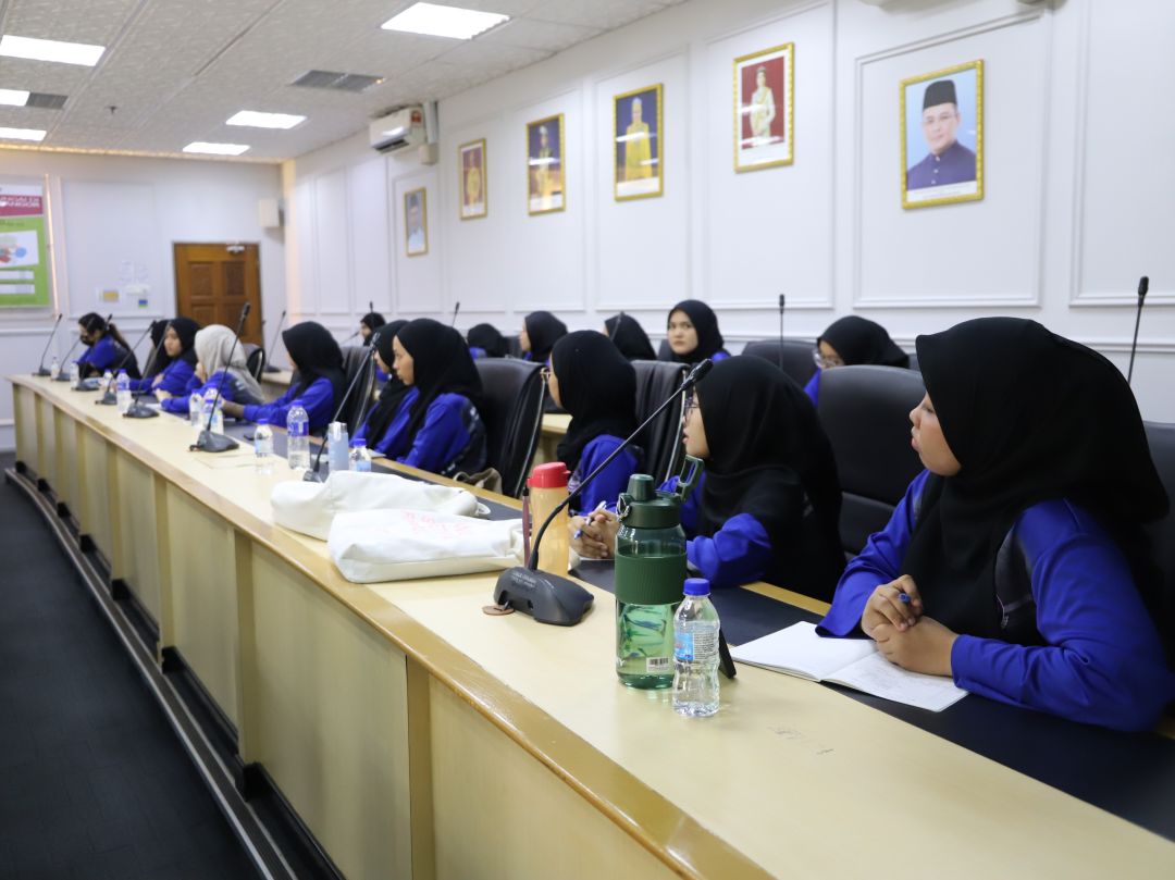 LAWATAN KERJAYA UNTUK PROGRAM MATHSTATS EDUVENTURE 2023/2024 KELAB MAHASISWA MATEMATIK DAN STATISTIK (KMMS) UNIVESITI PUTRA MALAYSIA (UPM) KE JABATAN PENGAIRAN DAN SALIRAN NEGERI SELANGOR