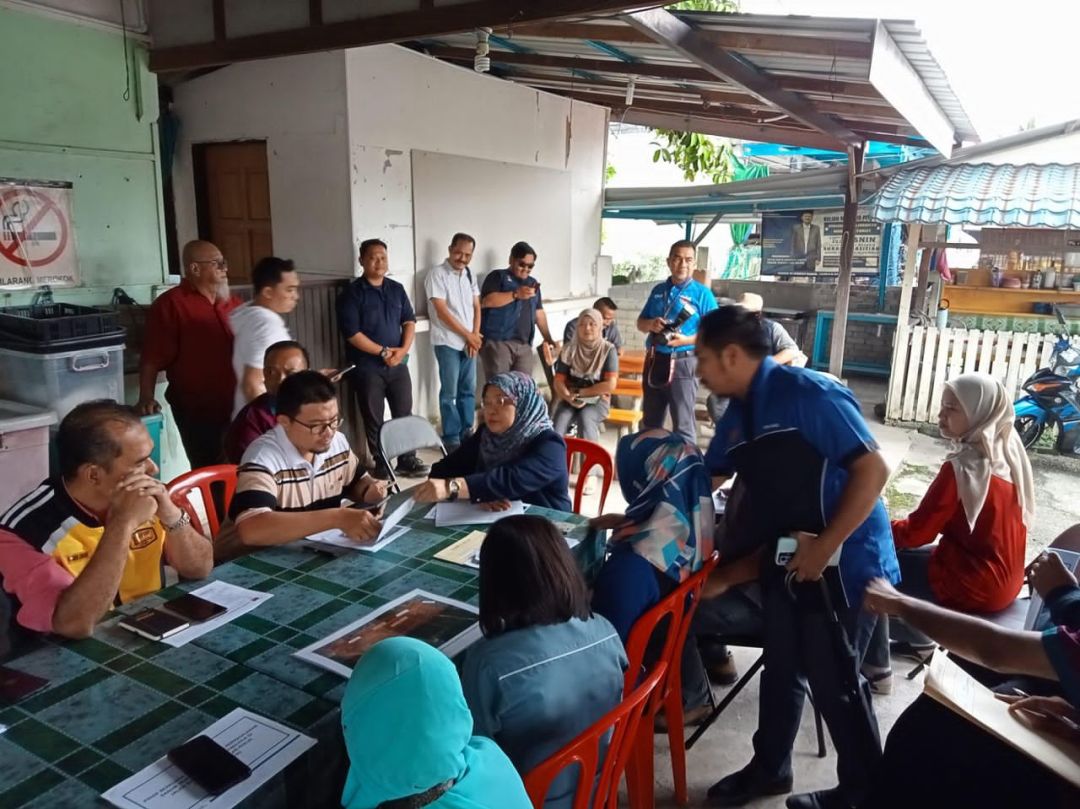 LAWATAN TURUN PADANG (TuPa) KETUA PENGARAH BIRO PENGADUAN AWAM KE JALAN BAKRI, KAMPUNG JALAN KEBUN YANG MERUPAKAN LOKASI BANJIR