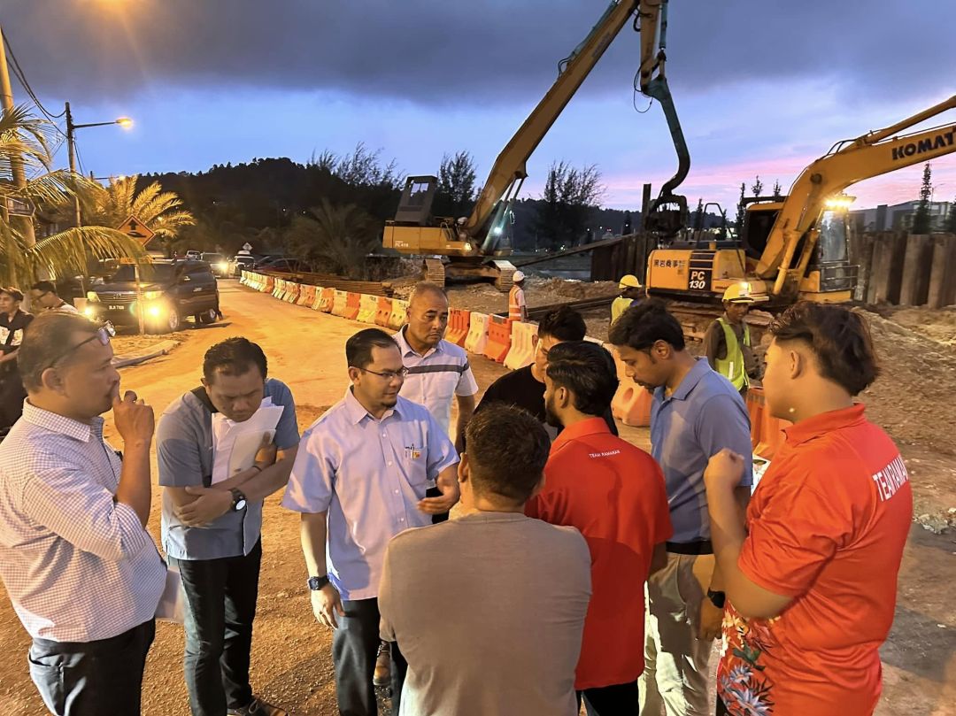 Lawatan Kerja dan Mesyuarat Tindakan Khas Berkaitan Kemajuan Pembaikpulihan di Kolam Takungan Hillpark, Taman Seri Alam, Kuala Selangor
